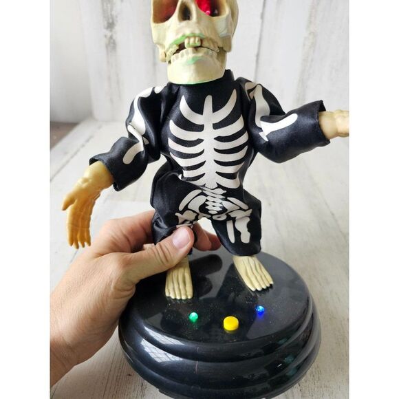 Gemmy Dancing skeleton grave raver Viva la loca Halloween prop animated light up - Picture 8 of 9
